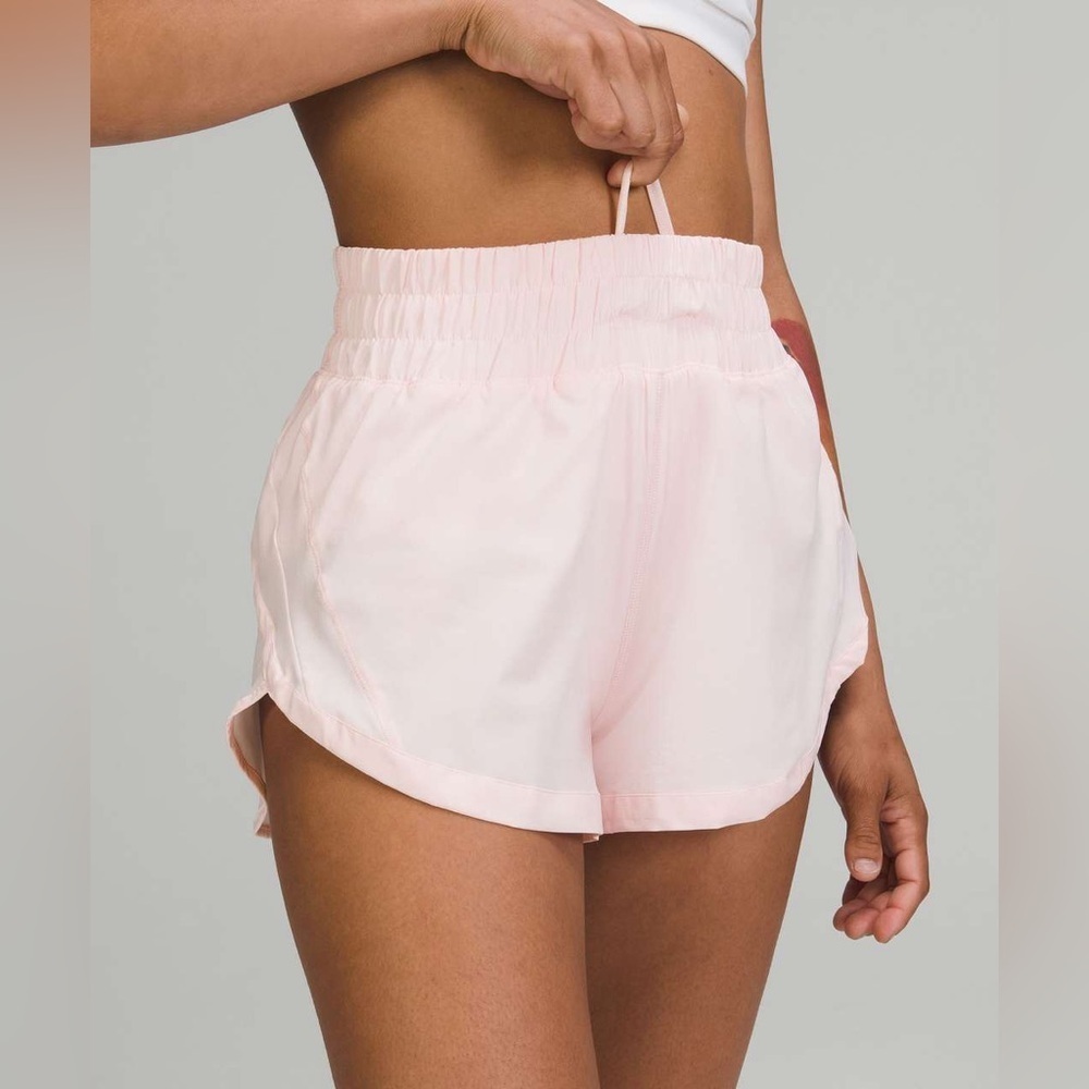 Lululemon Track That High-Rise Lined Short 3"
Strawberry Milkshake size 18